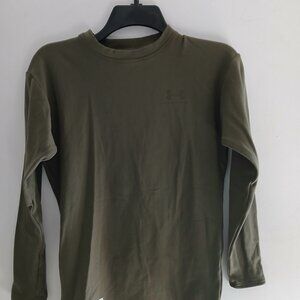 Under Armour long sleeve green pullover for this time of year,